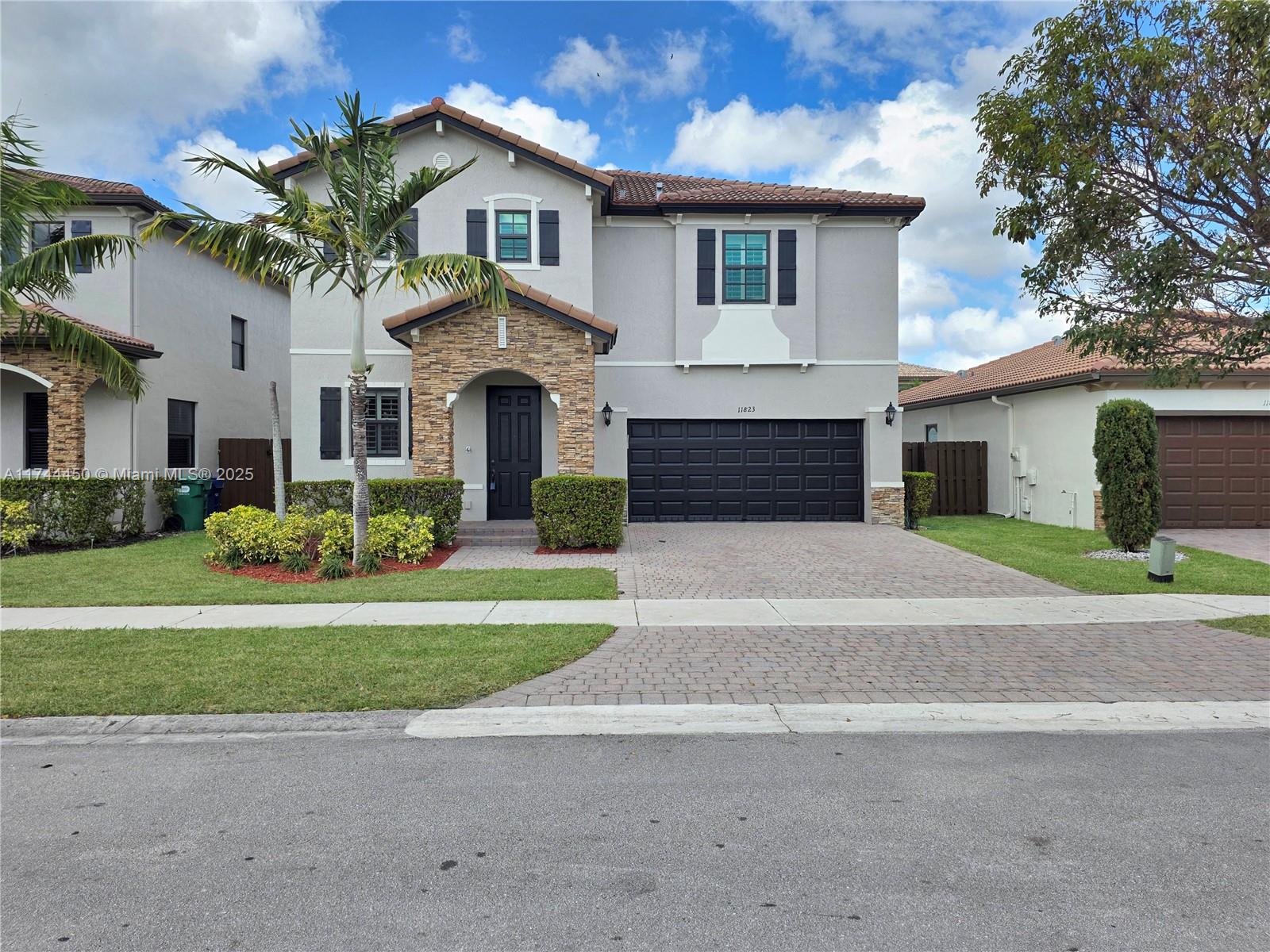 11823 Sw 233rd Ter Property Photo 1