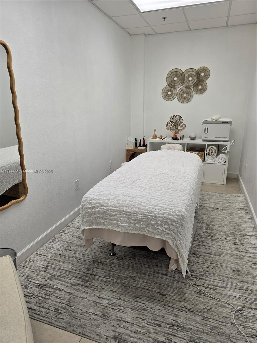 17070 Collins Ave Property Photo 3
