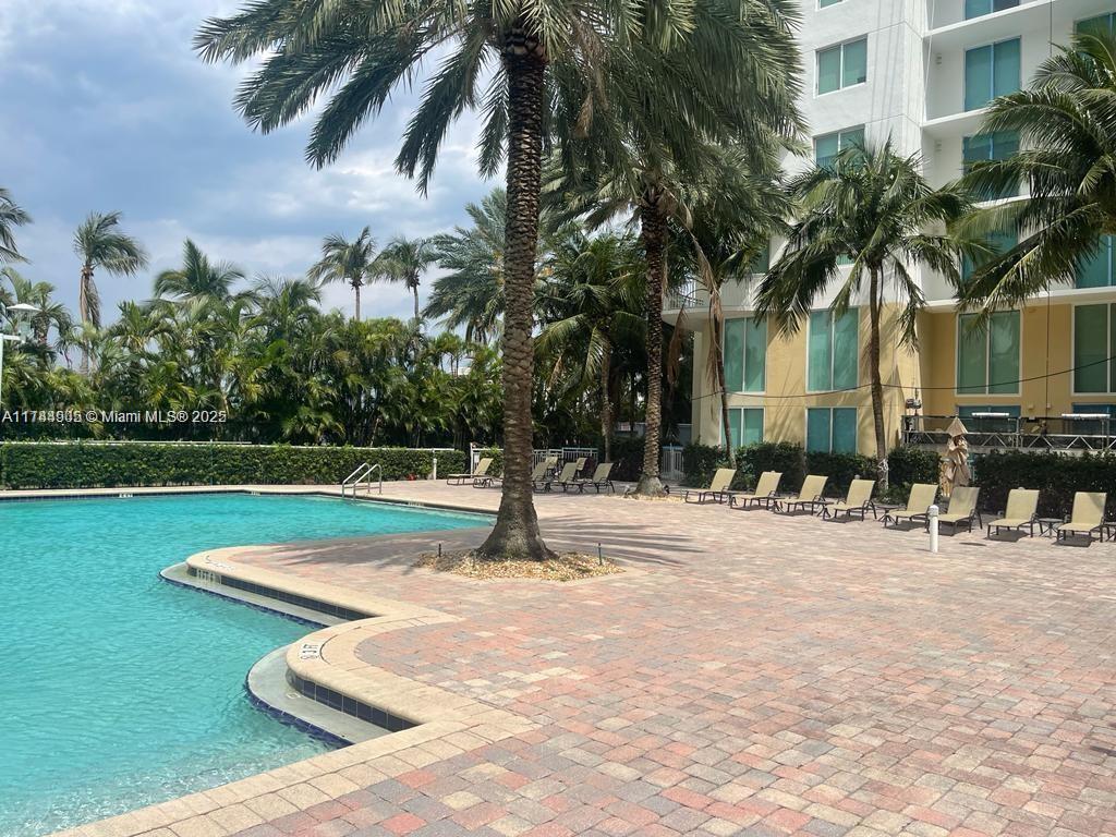 1755 E Hallandale Beach Blvd Mez7e Property Photo 1