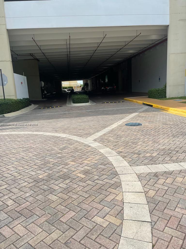 1755 E Hallandale Beach Blvd Mez7e Property Photo 4