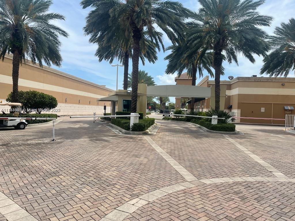 1755 E Hallandale Beach Blvd Mez7e Property Photo 5