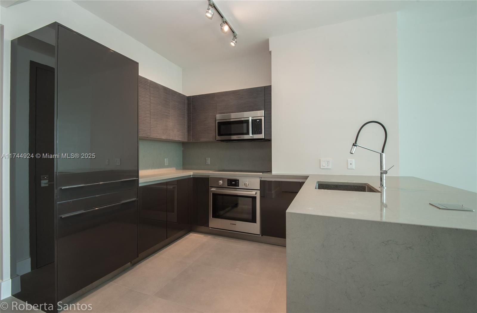 1080 Brickell Ave 3205 Property Photo 6