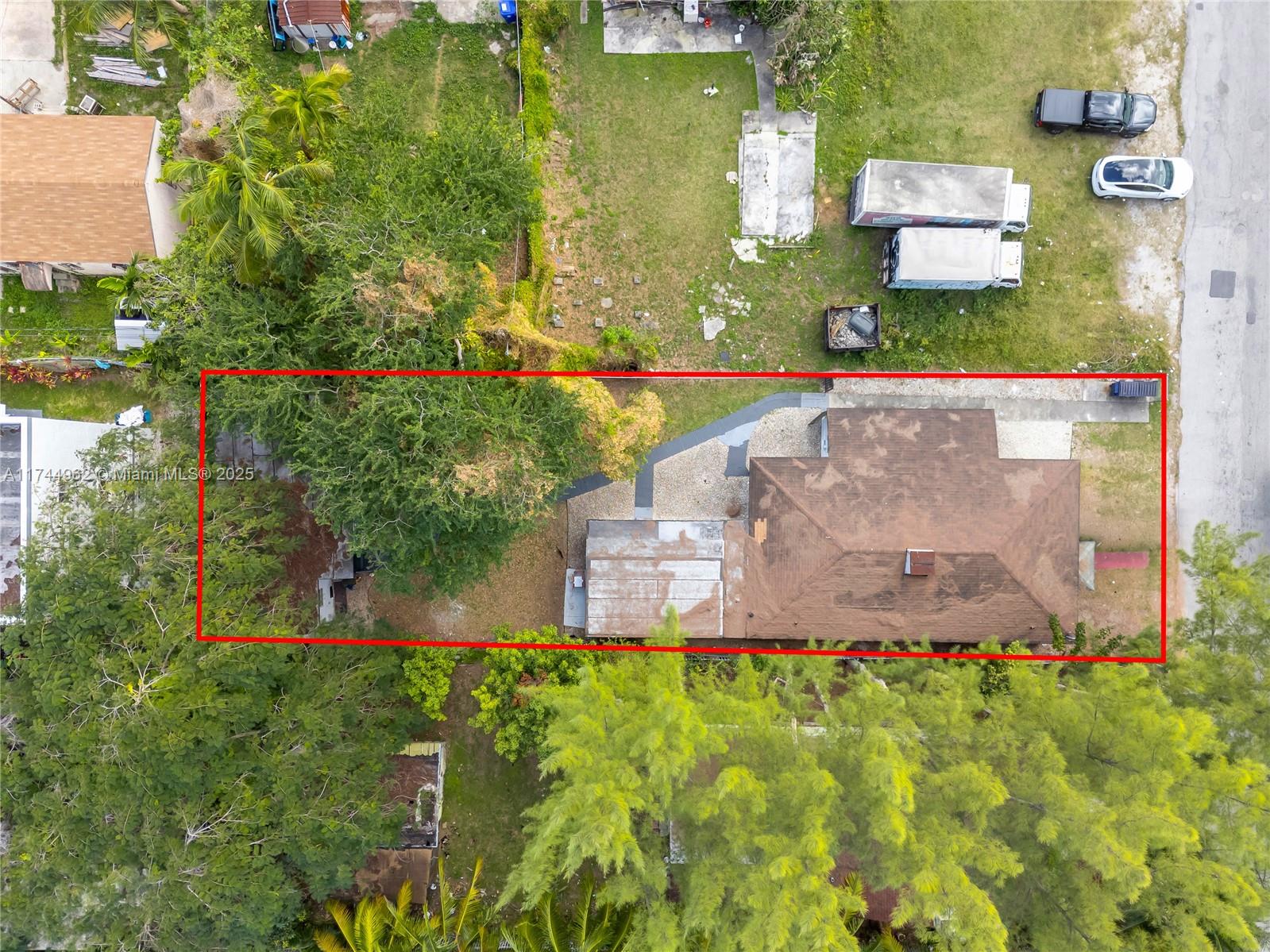 7525 Ne Miami Ct Property Photo 1