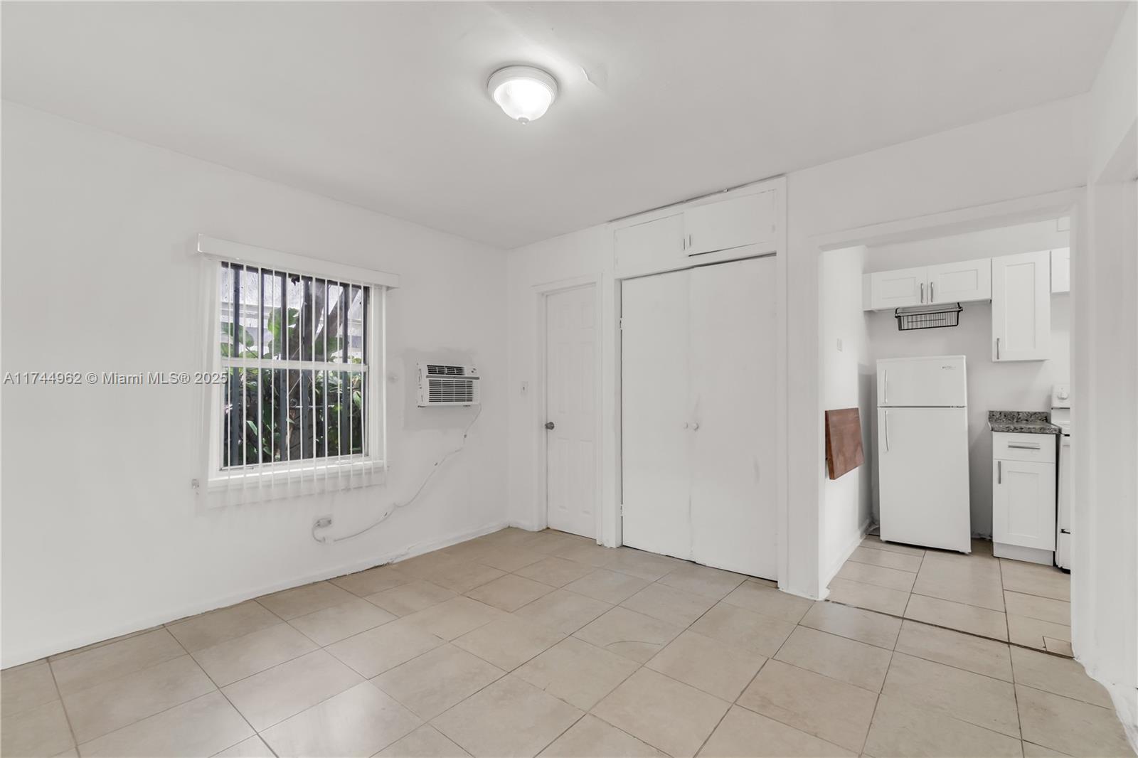 7525 Ne Miami Ct Property Photo 9