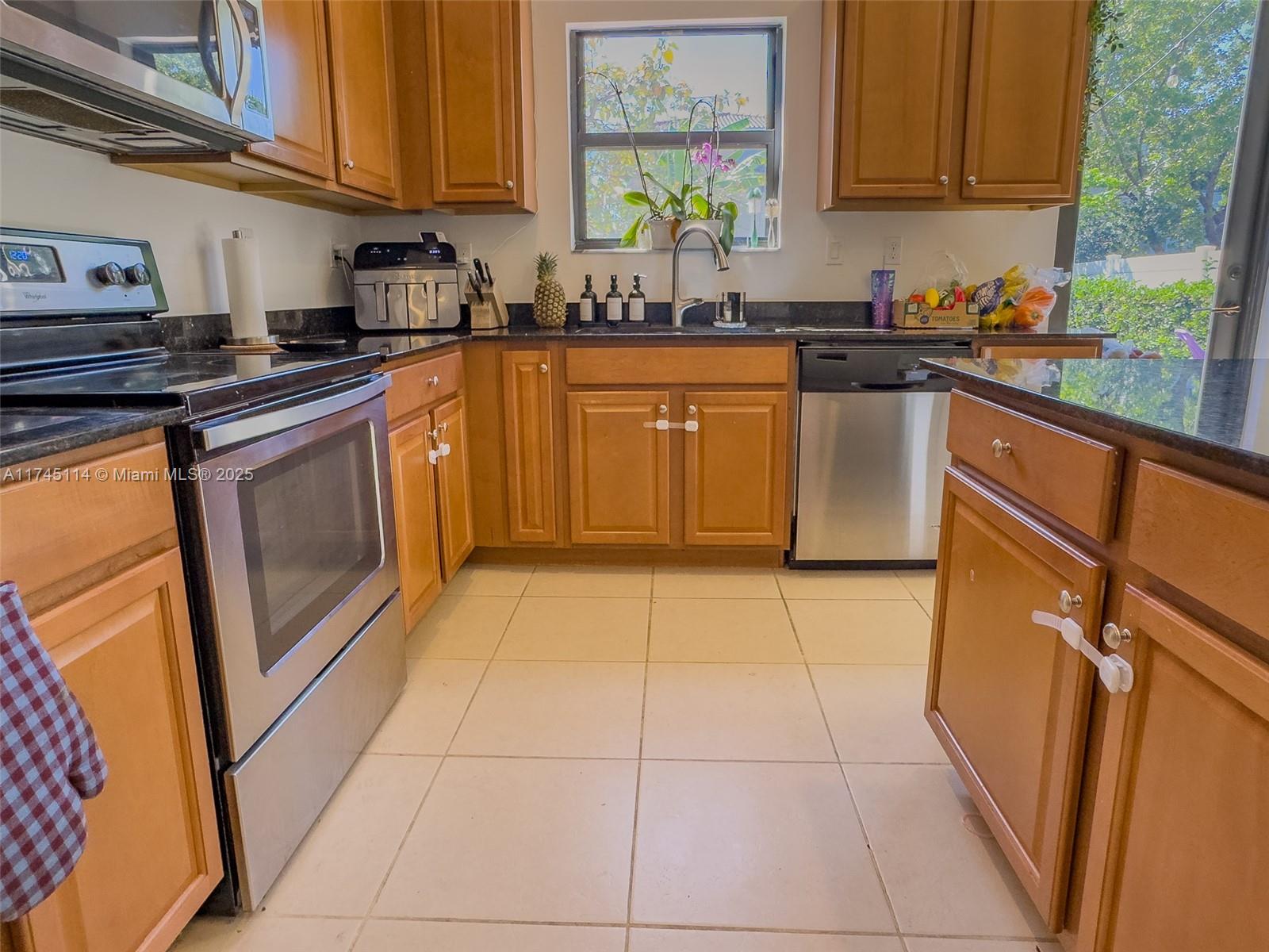 686 Ne 191st Ter Property Photo 6