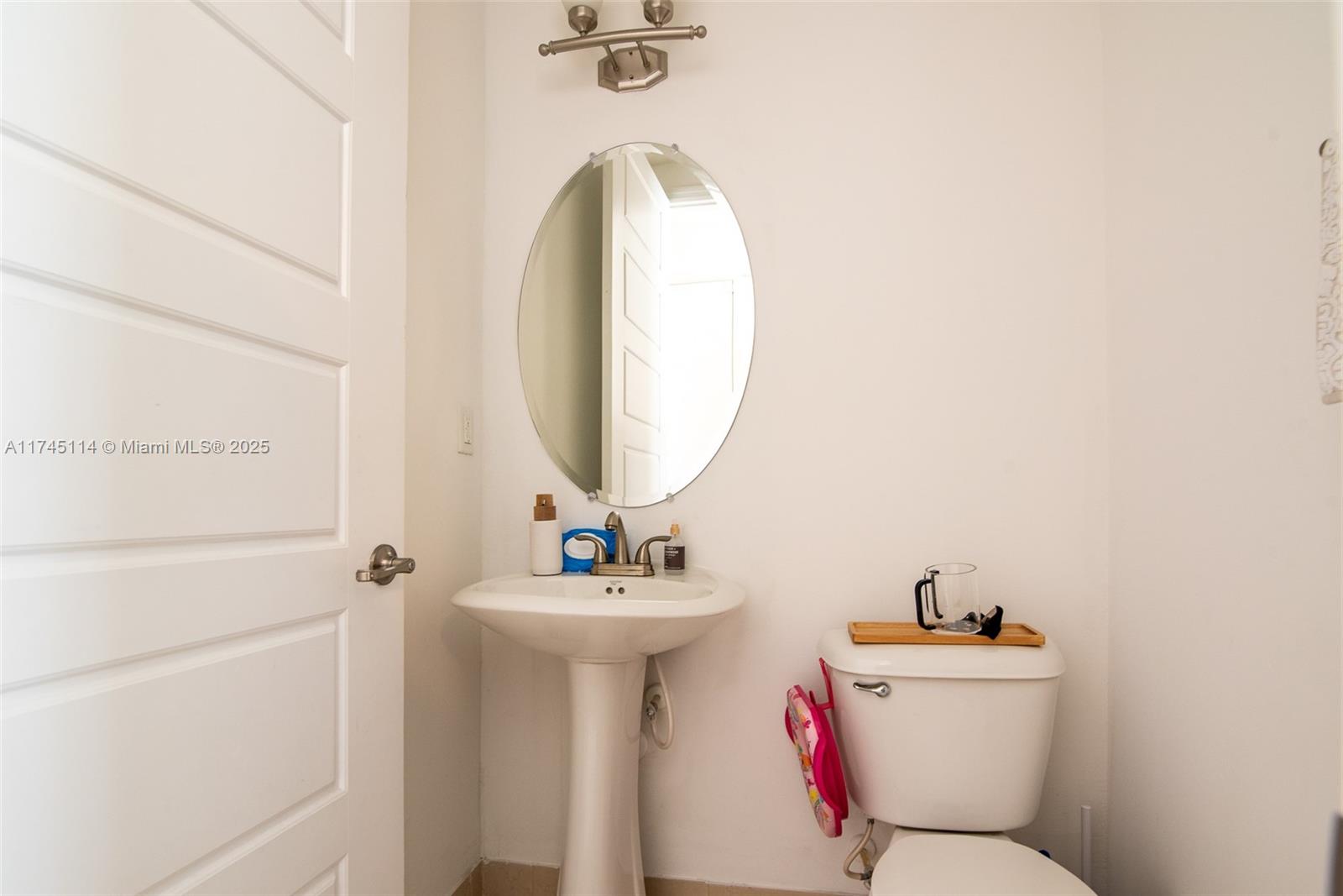 686 Ne 191st Ter Property Photo 12