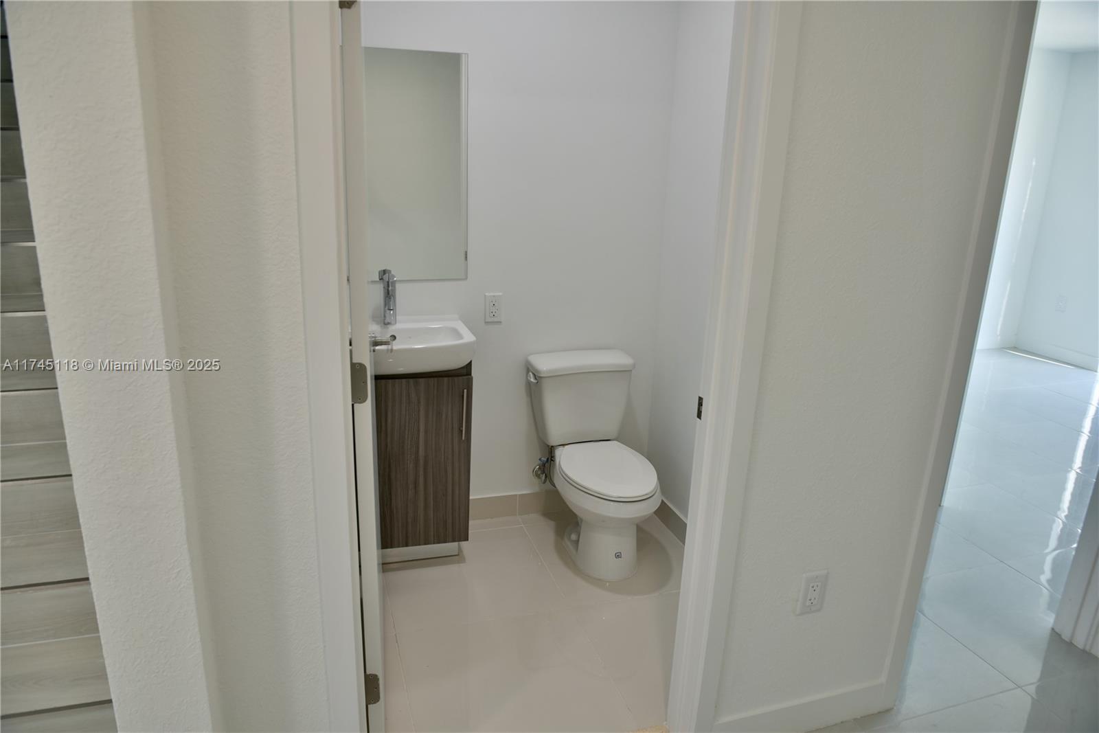 1179 Nw 1st St Property Photo 10