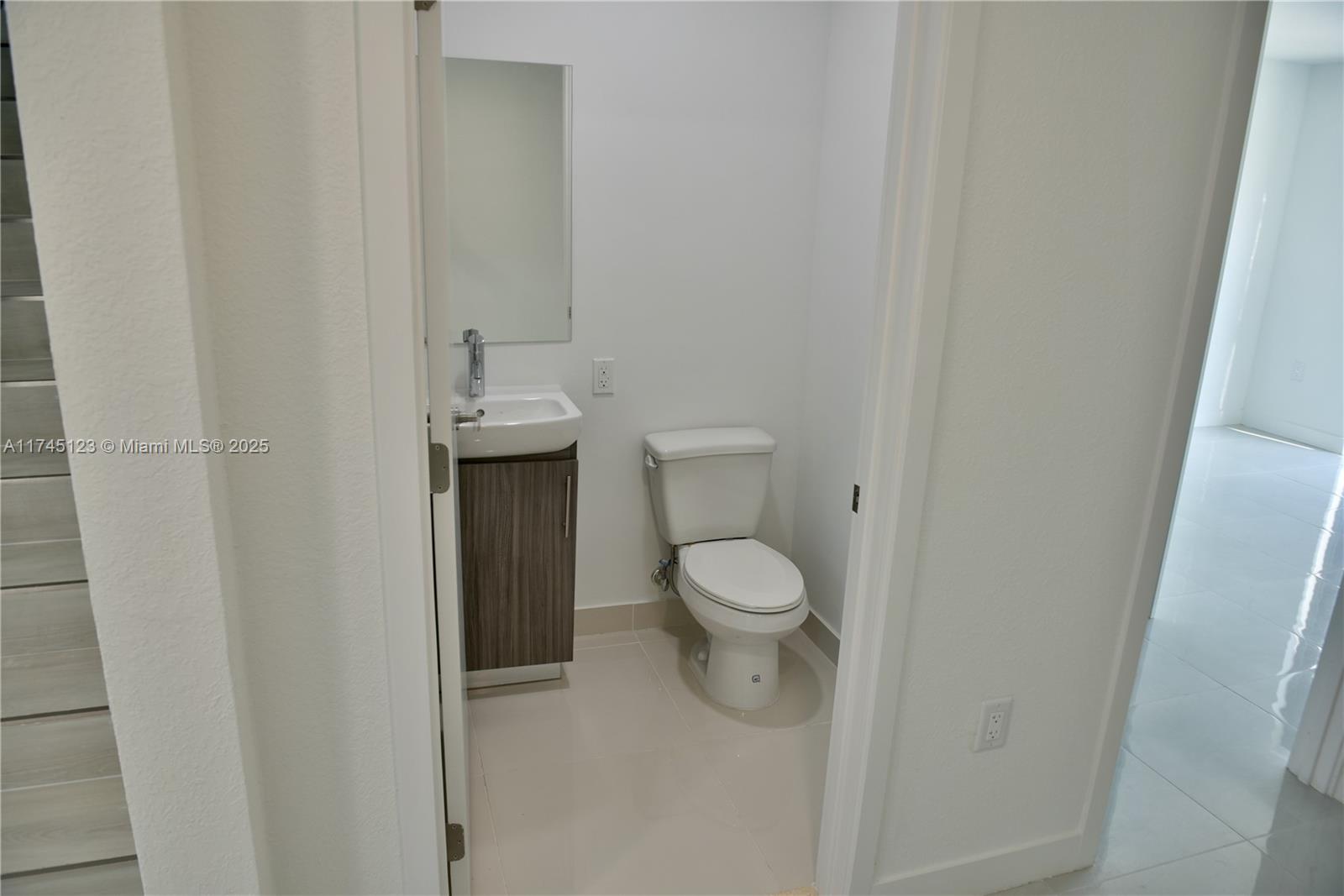 1160 Nw 2nd St Property Photo 11