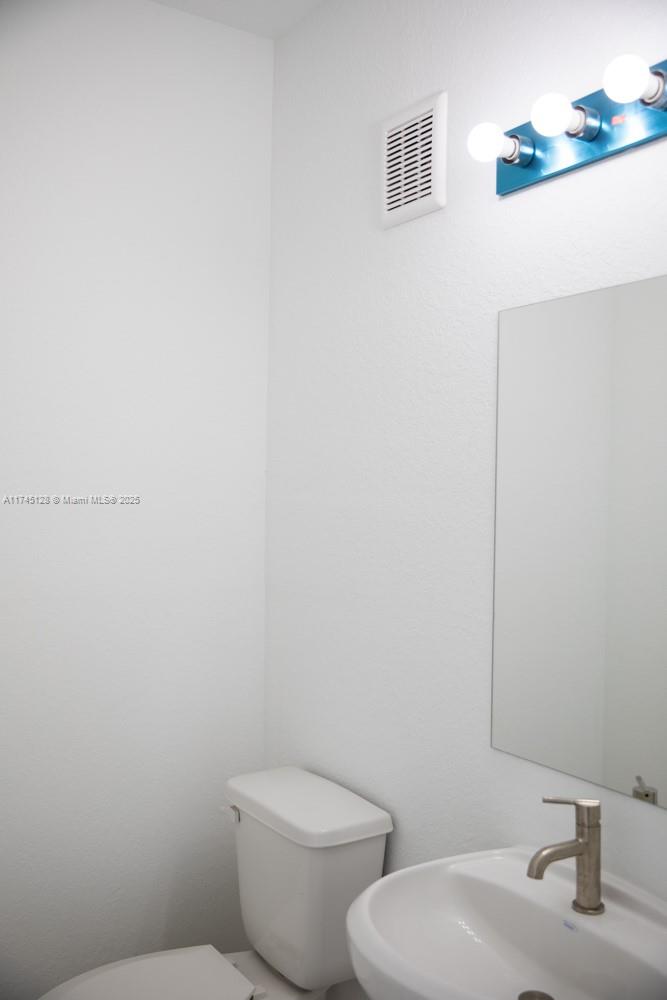 301 Nw 12 Ct Property Photo 18