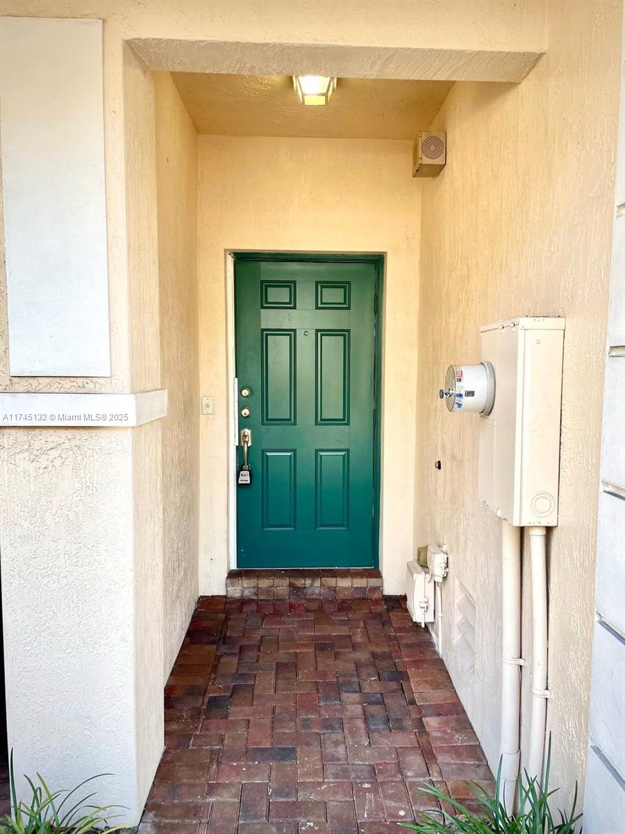 2976 Nw 30th Ct Property Photo 3