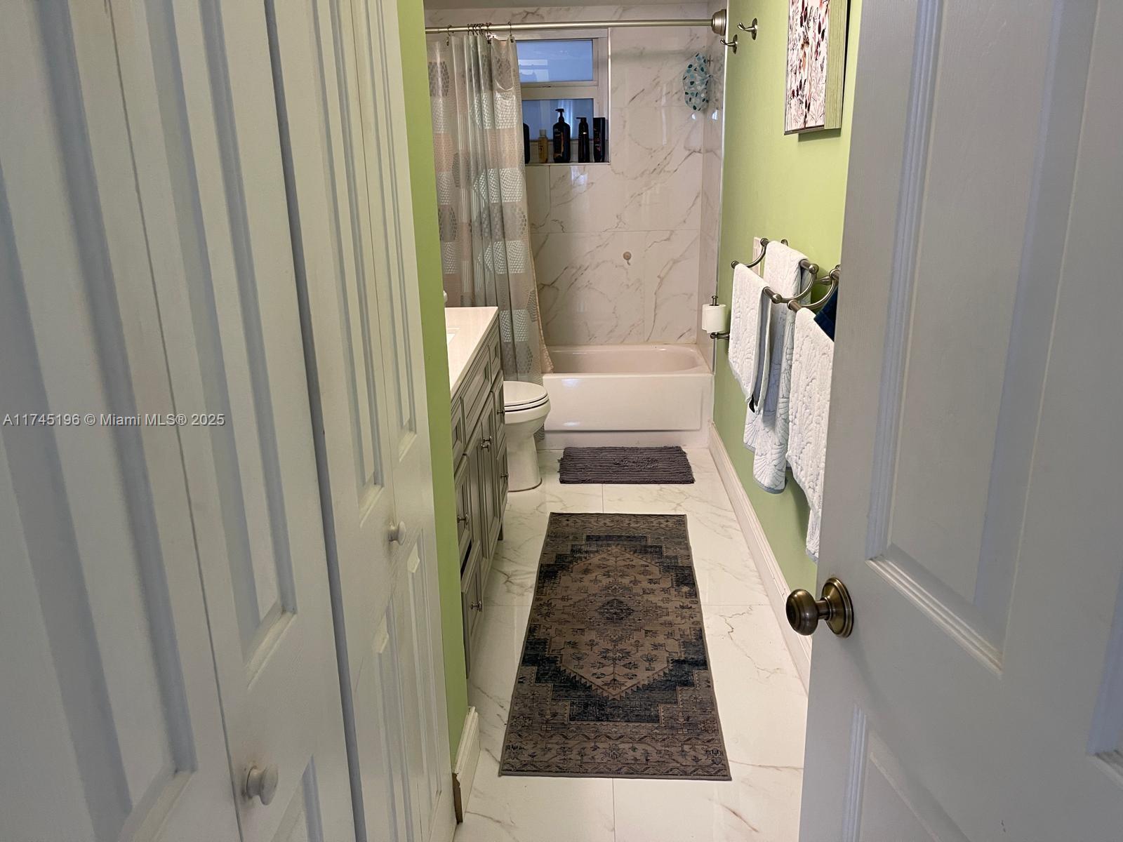 3181 S Ocean Dr 107 Property Photo 18