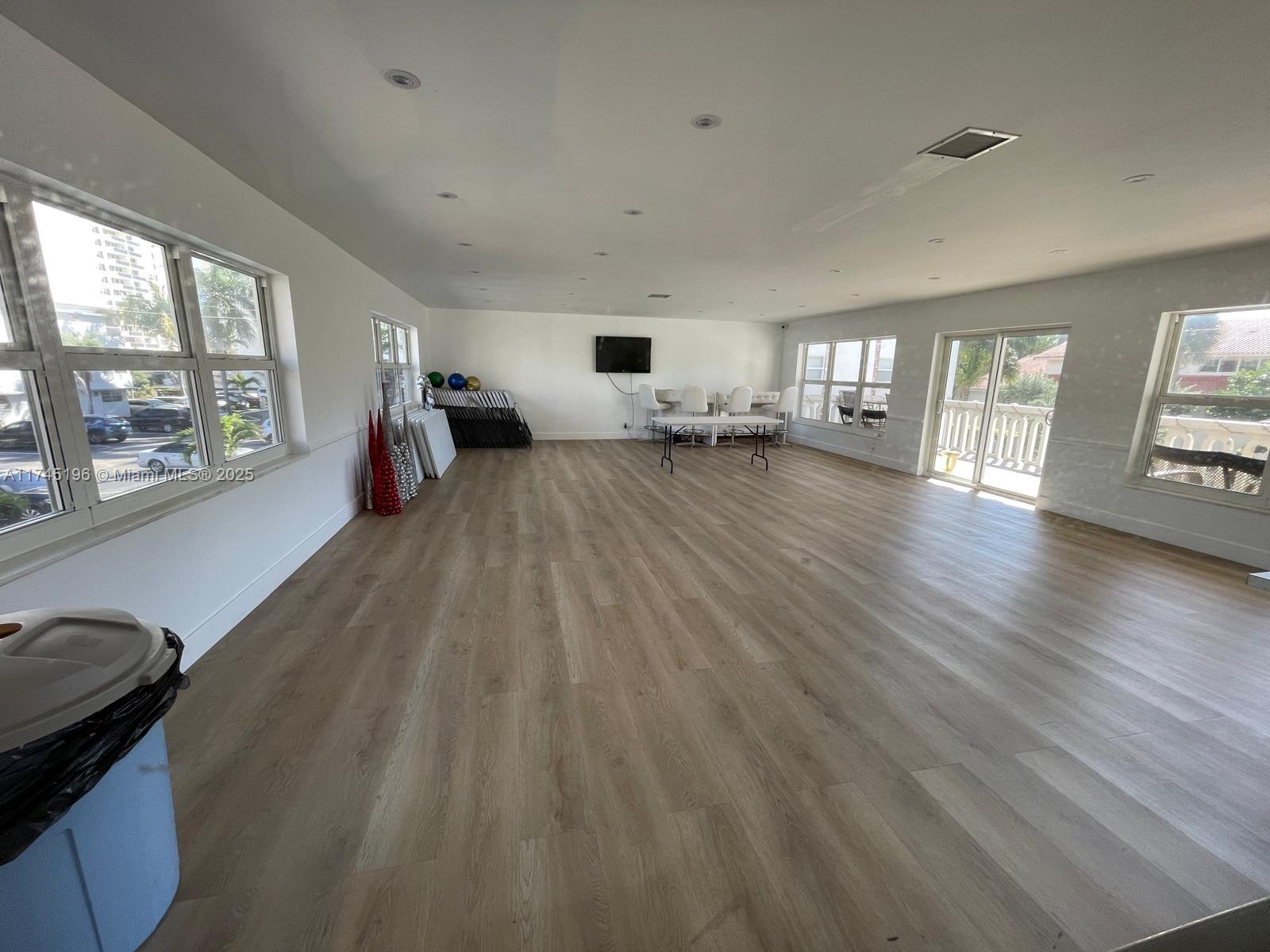 3181 S Ocean Dr 107 Property Photo 28
