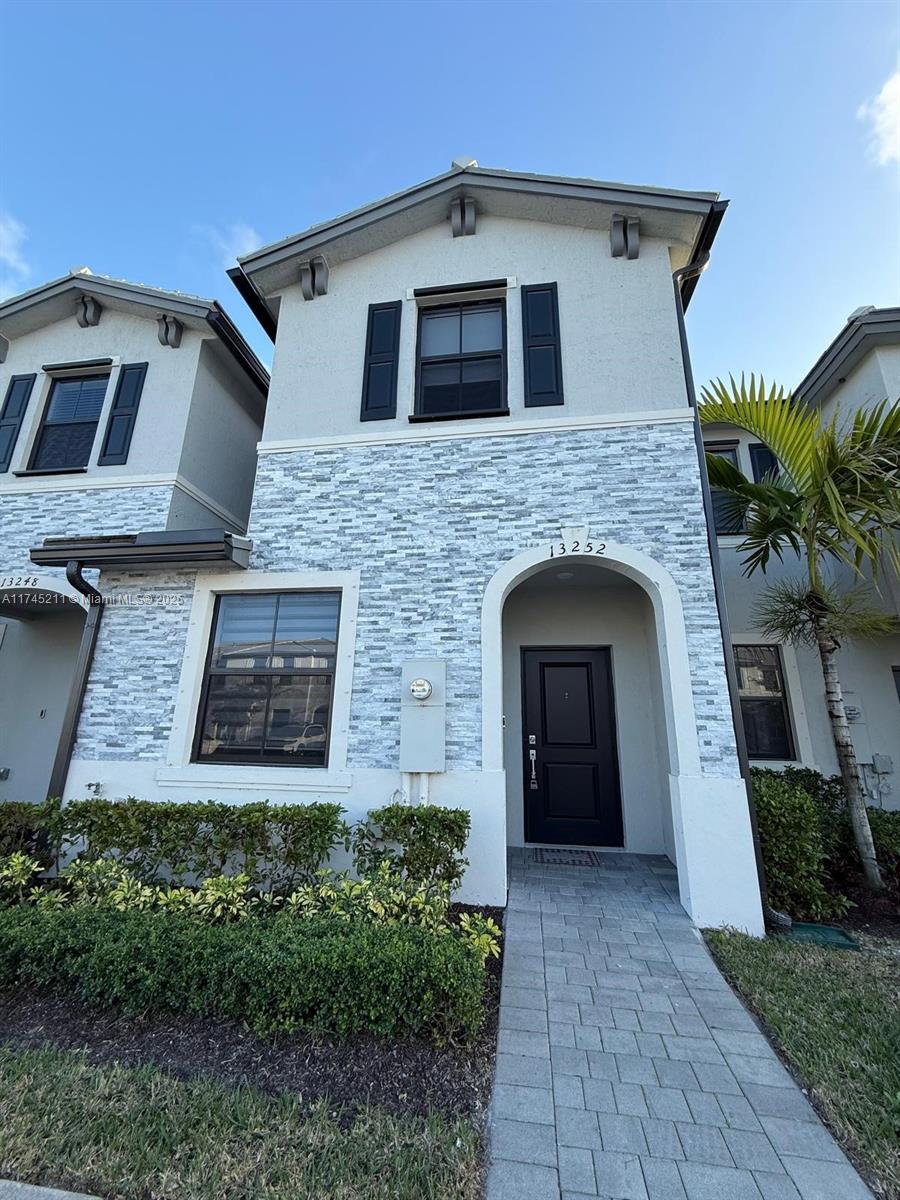 A11745211 Property Photo 1