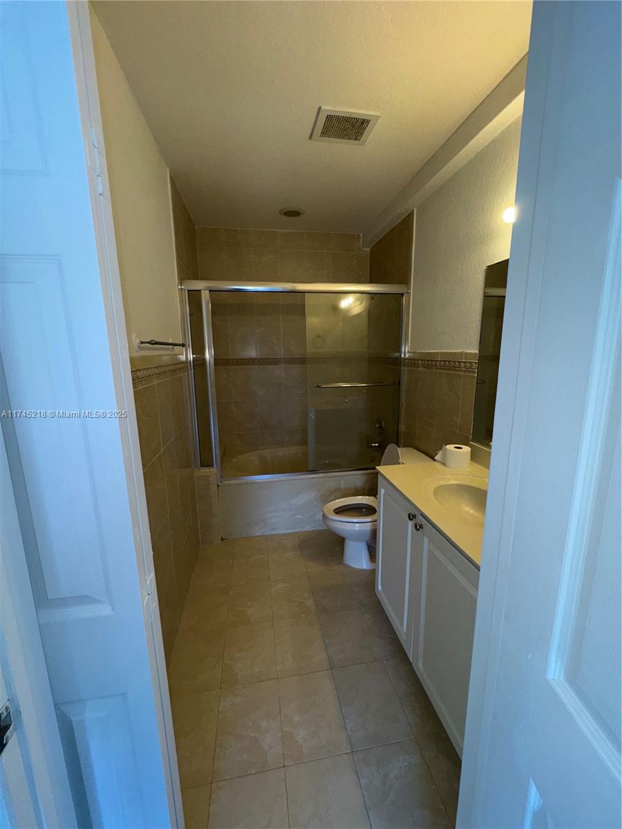 21100 Sw 87th Ave 303 Property Photo 7