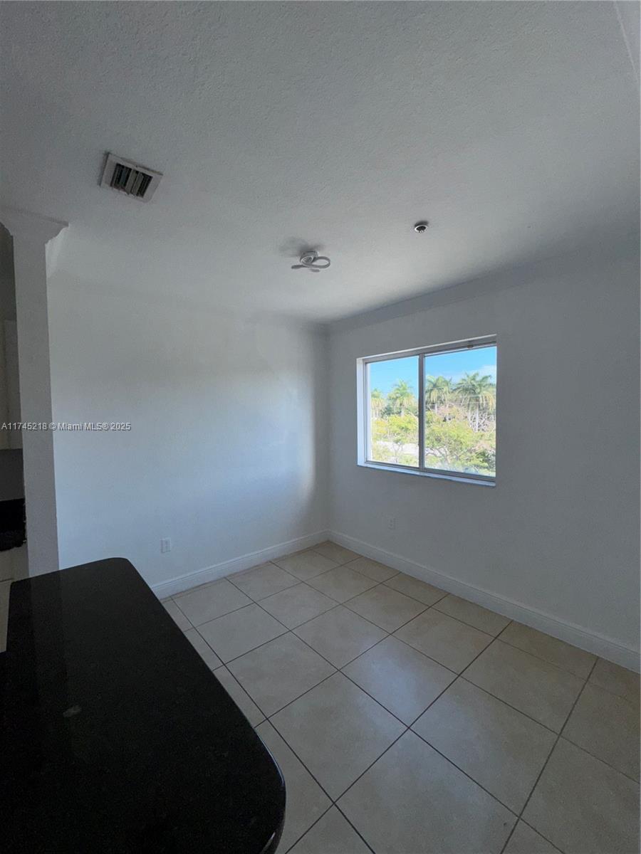 21100 Sw 87th Ave 303 Property Photo 9