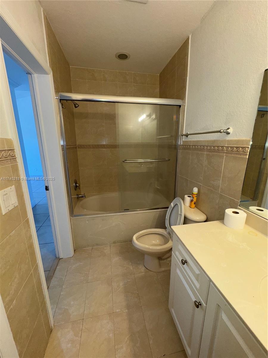 21100 Sw 87th Ave 303 Property Photo 13