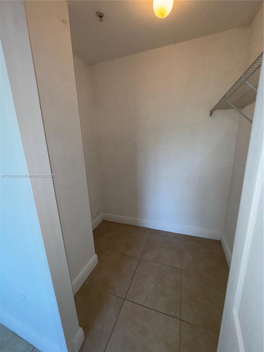 21100 Sw 87th Ave 303 Property Photo 15