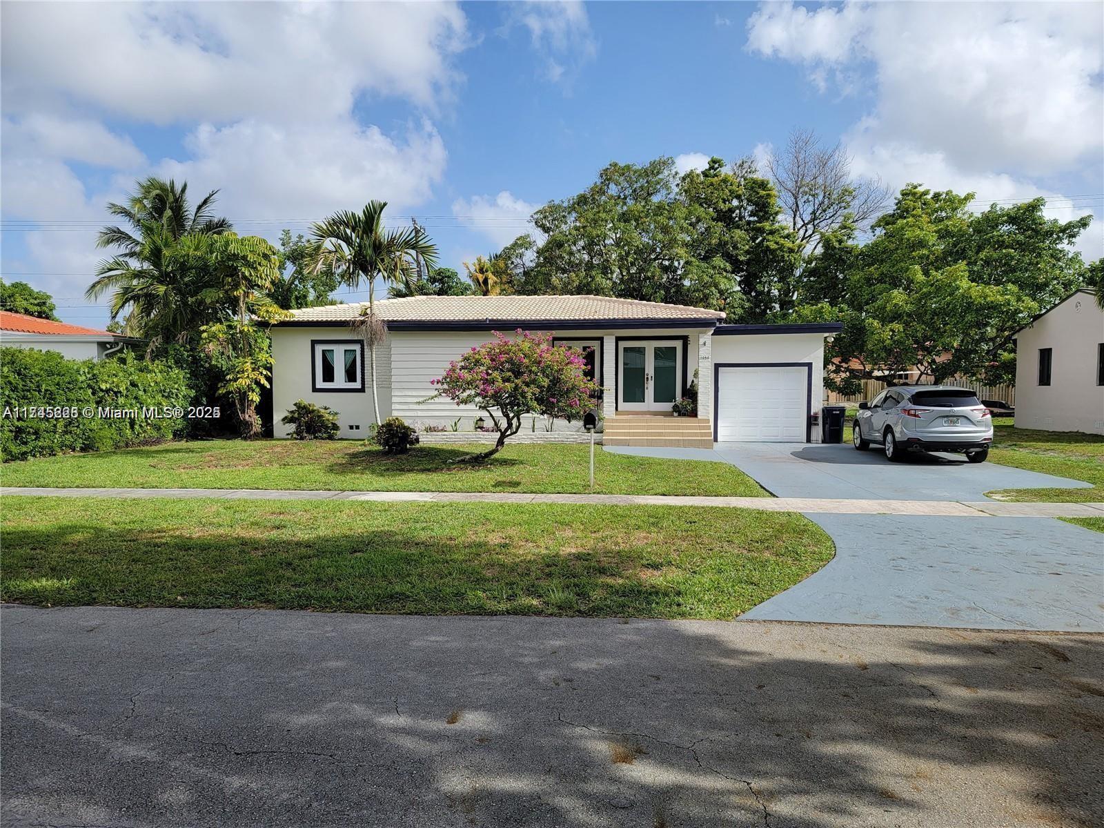 1050 Falcon Ave Property Photo