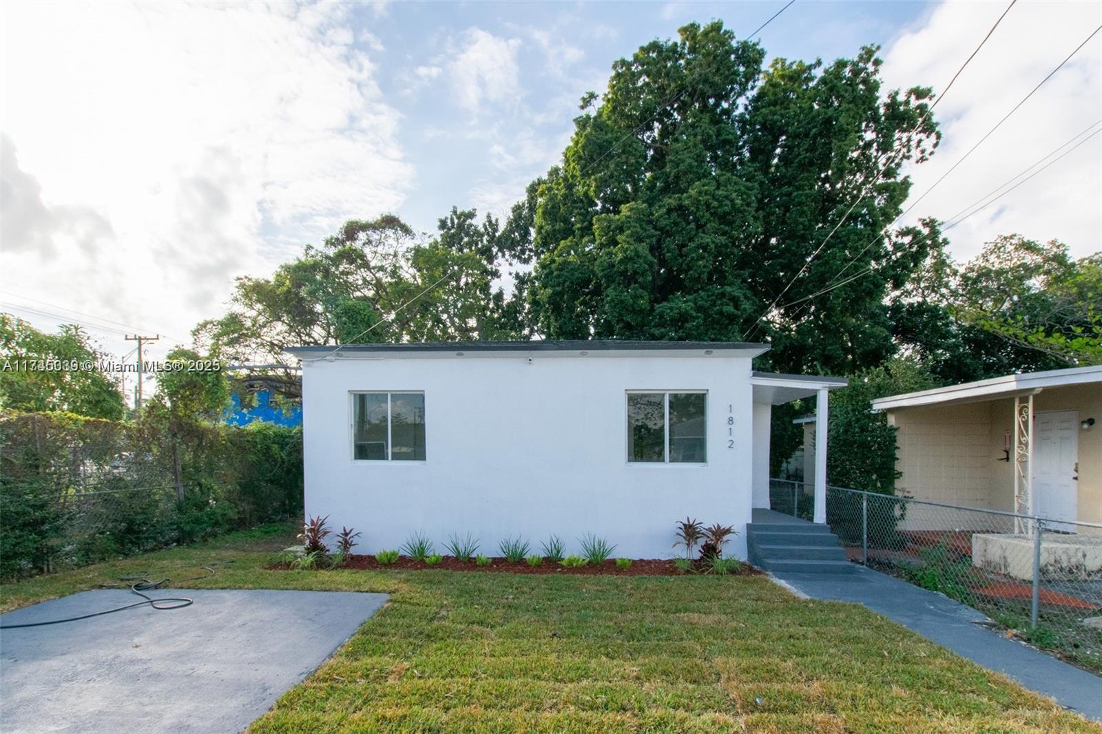 1812 Nw 64th Property Photo 2