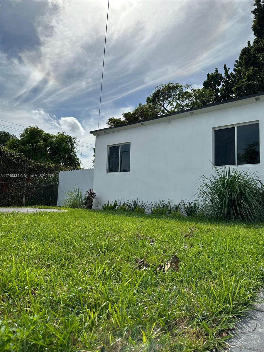 1812 Nw 64th Property Photo 24