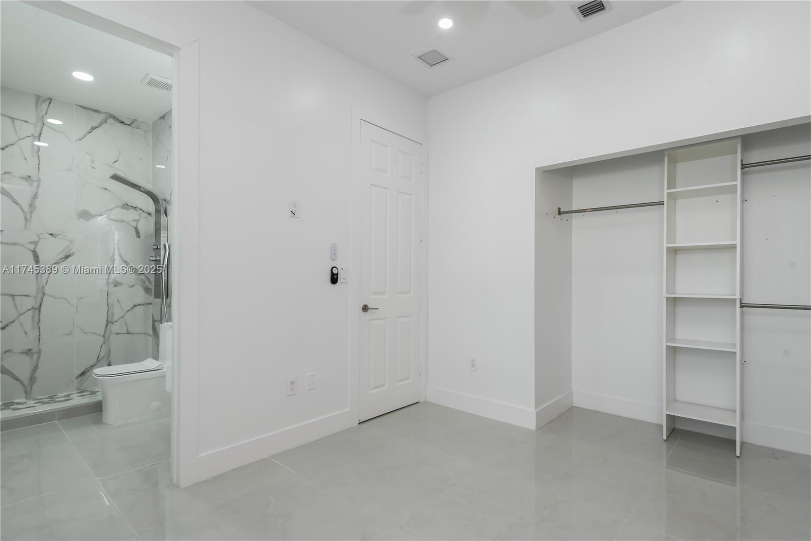 939 Ne 42nd Ter 939 Property Photo 30