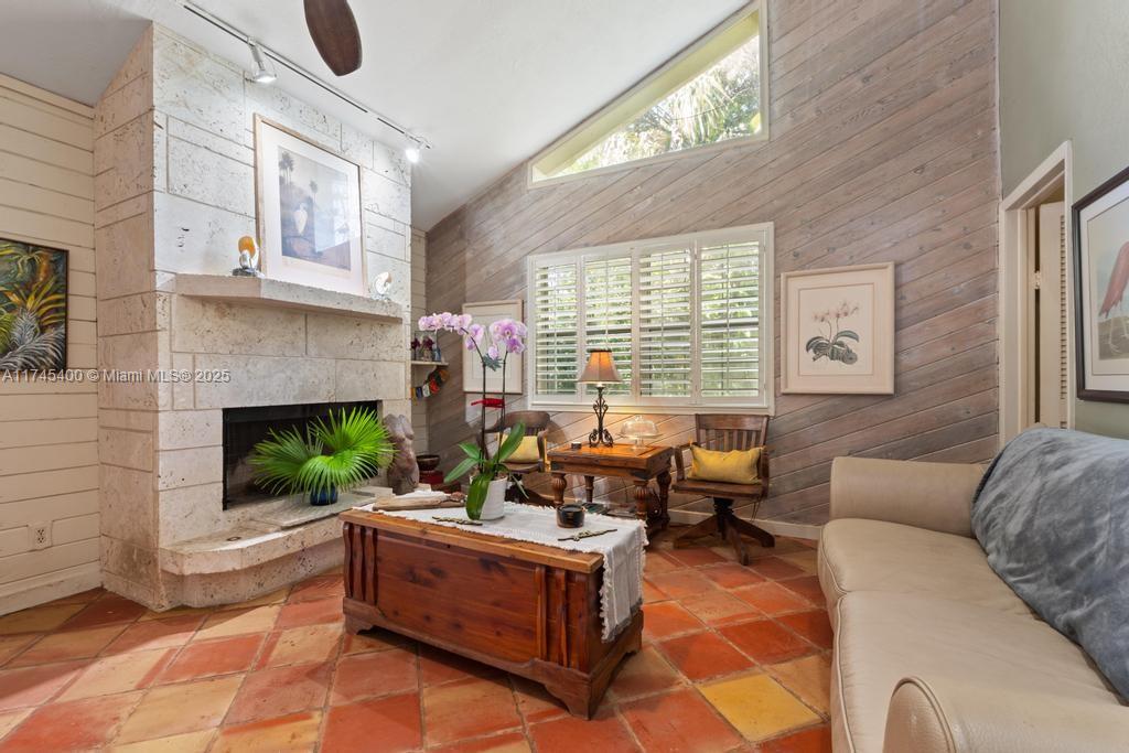 37255 Sw 214th Ave Property Photo 5