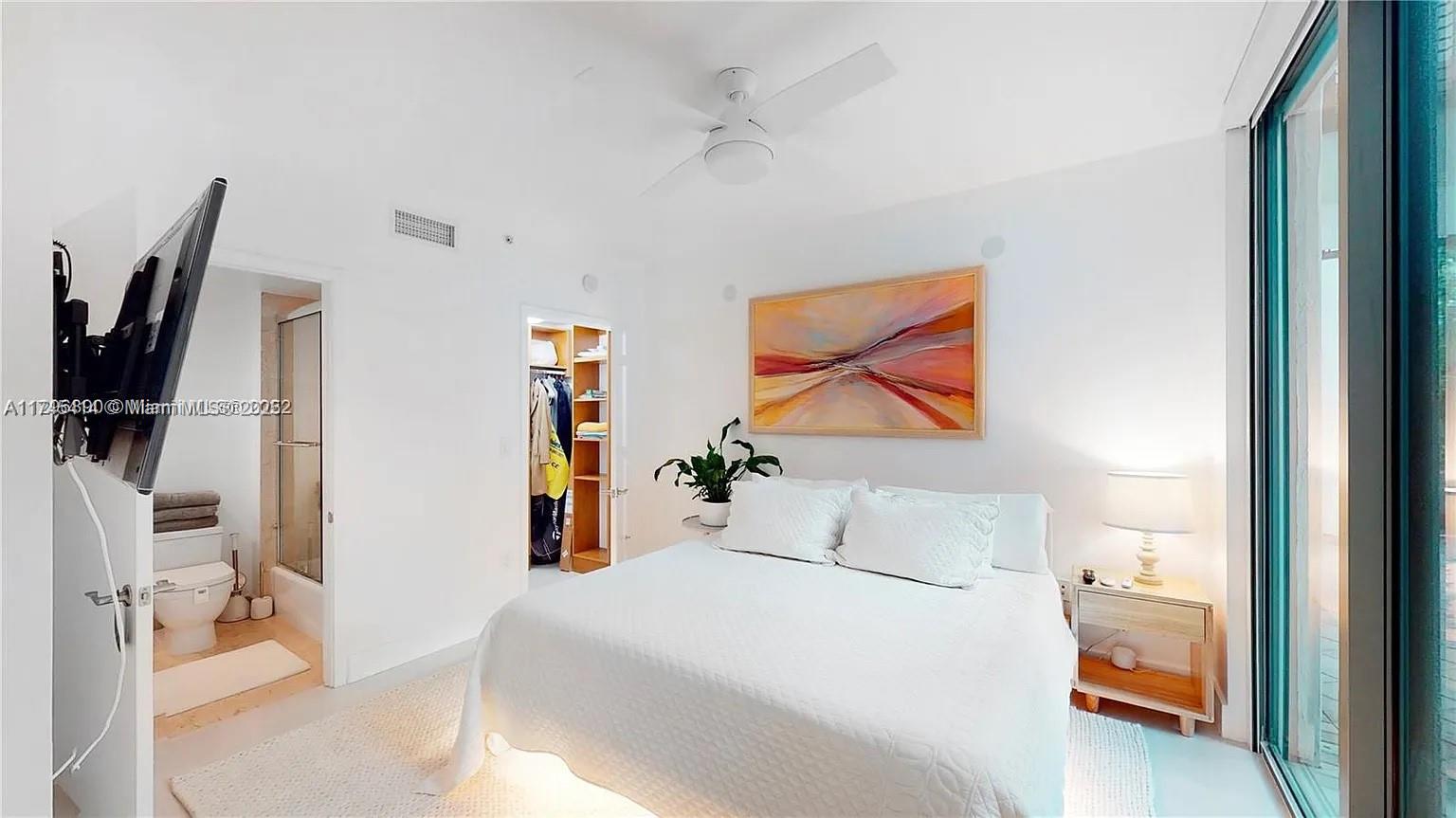 6000 Collins Ave 124 Property Photo 5