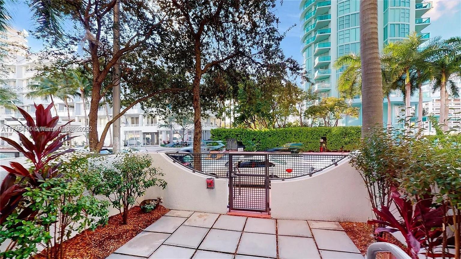 6000 Collins Ave 124 Property Photo 14