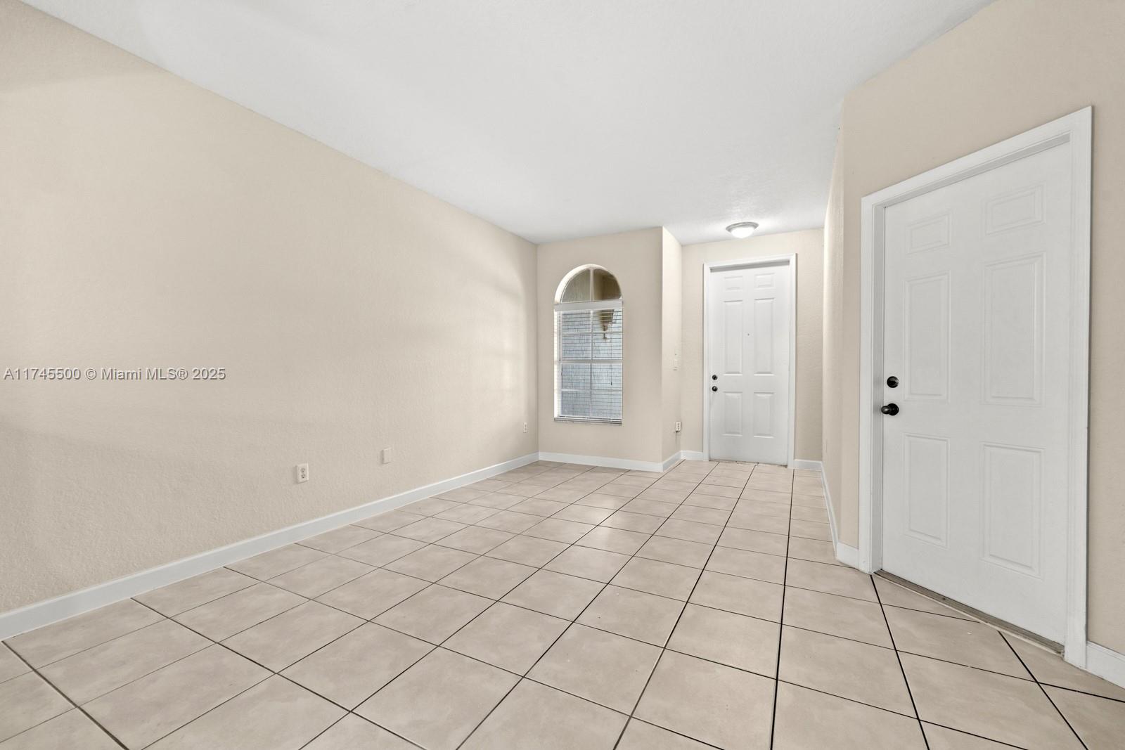 2474 Se 15th Ct Property Photo 8
