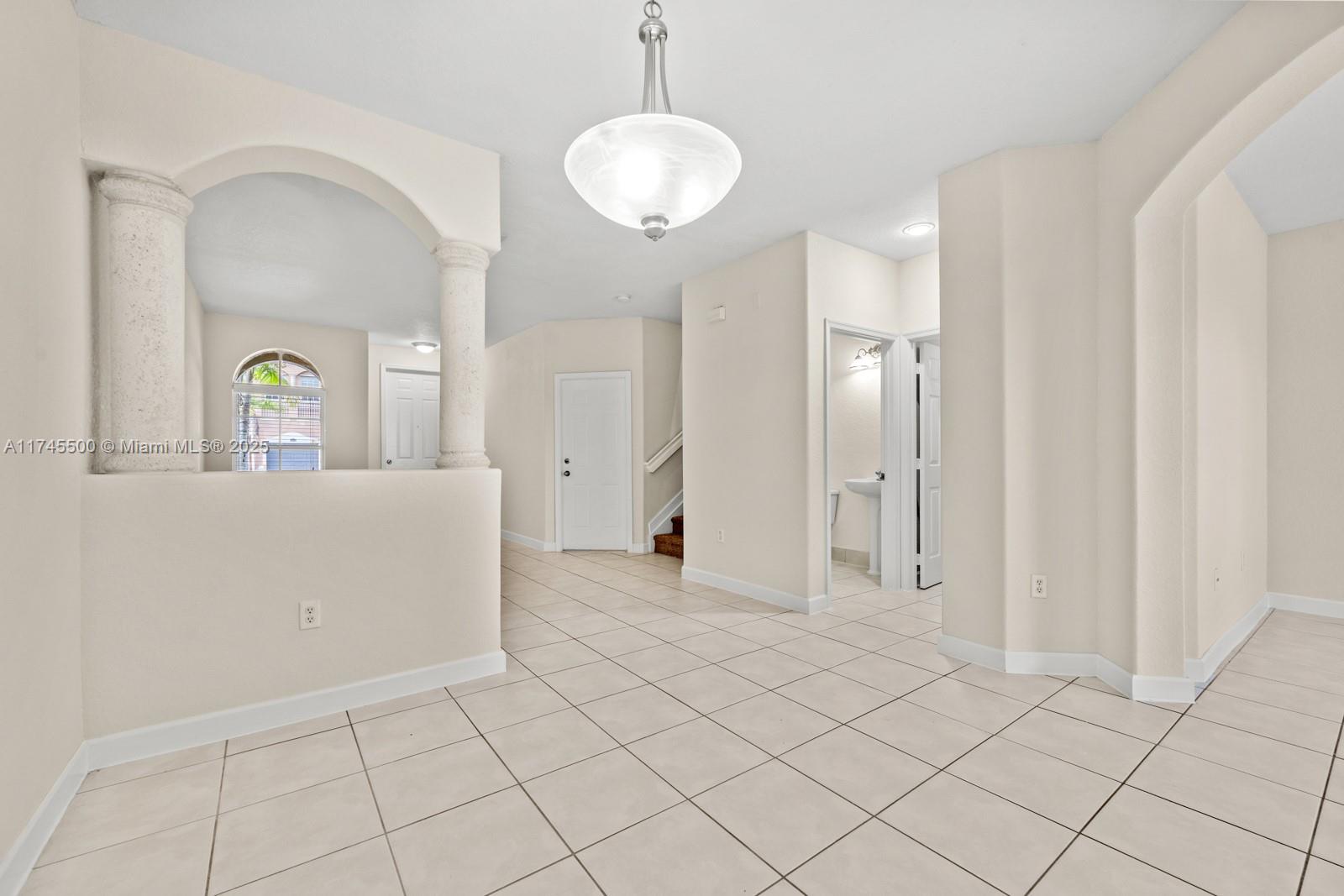 2474 Se 15th Ct Property Photo 11