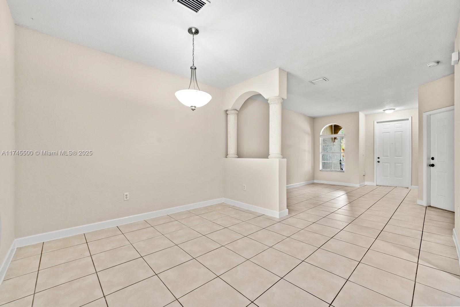 2474 Se 15th Ct Property Photo 12