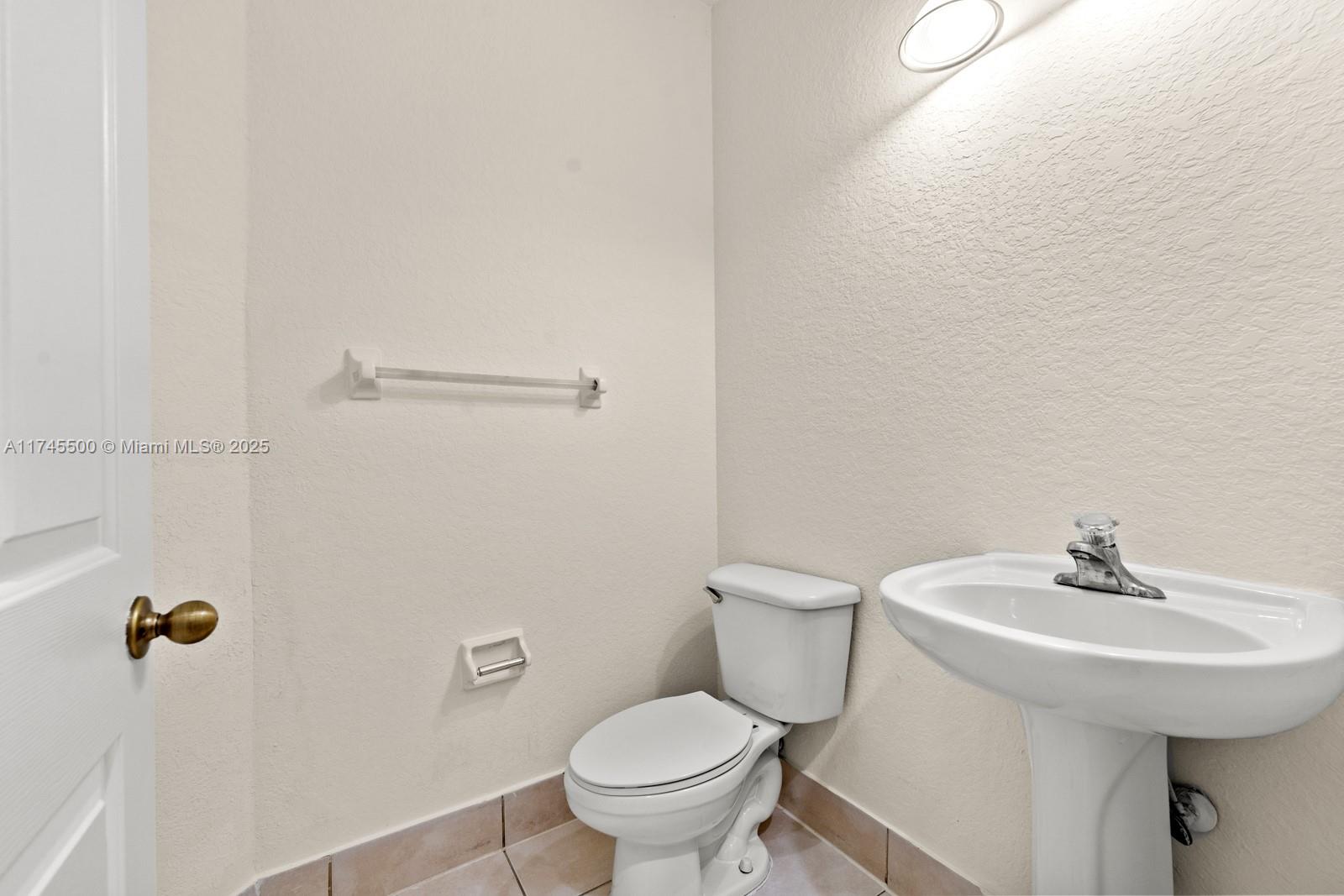 2474 Se 15th Ct Property Photo 14