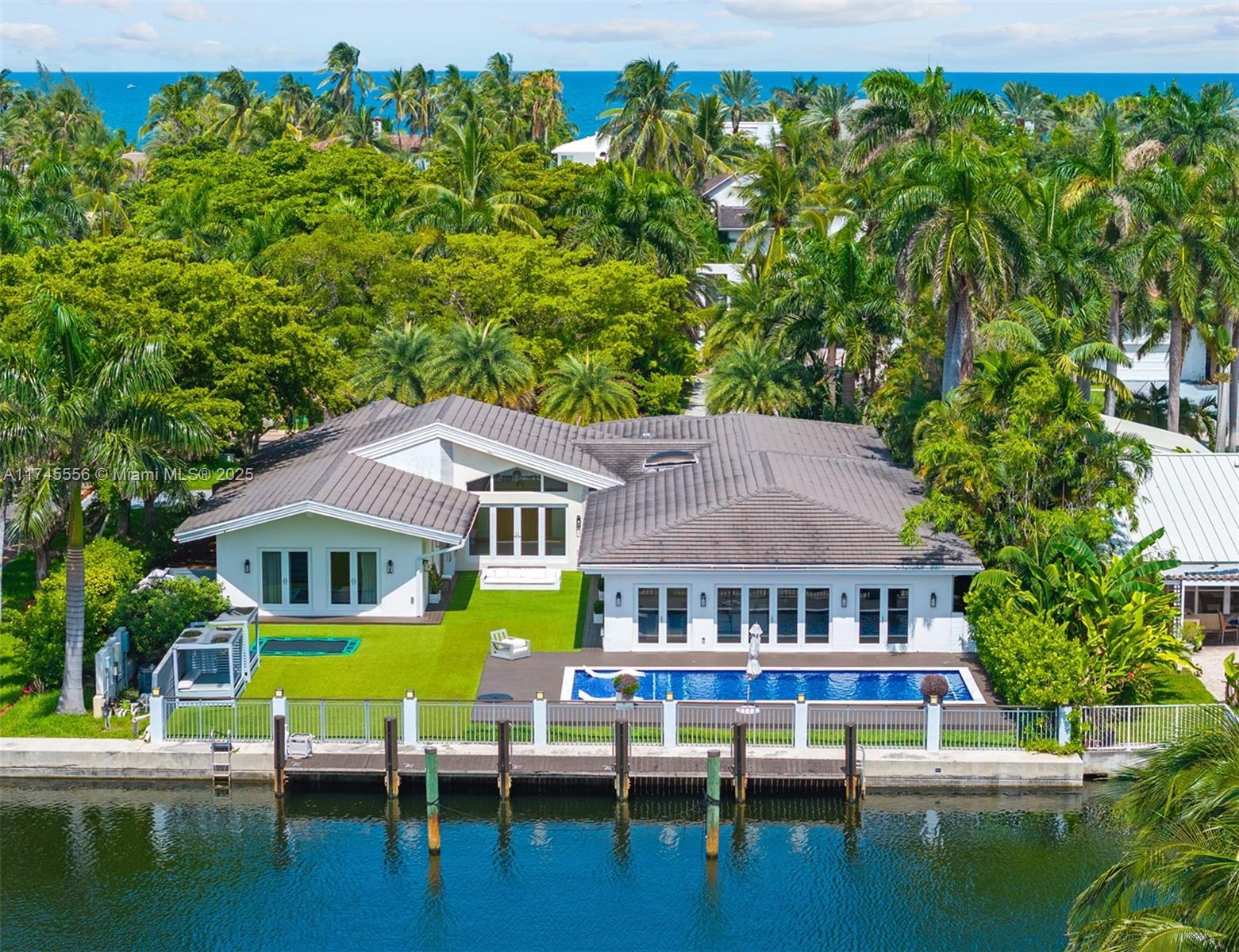 194 Golden Beach Dr Property Photo