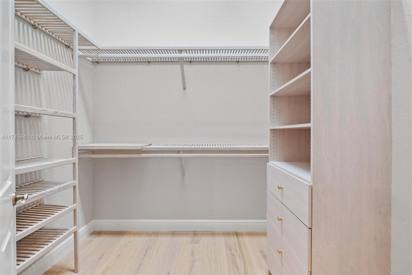 920 Captiva Dr Property Photo 27