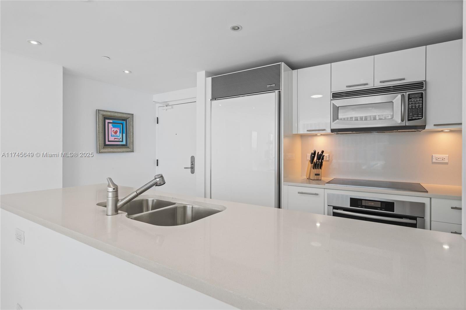 6801 Collins Ave 1206 Property Photo 12