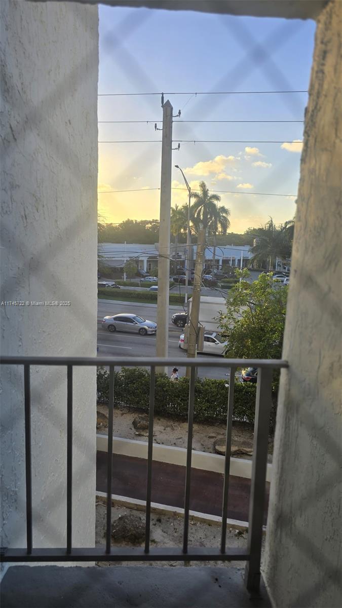 13499 Biscayne Blvd Property Photo 9