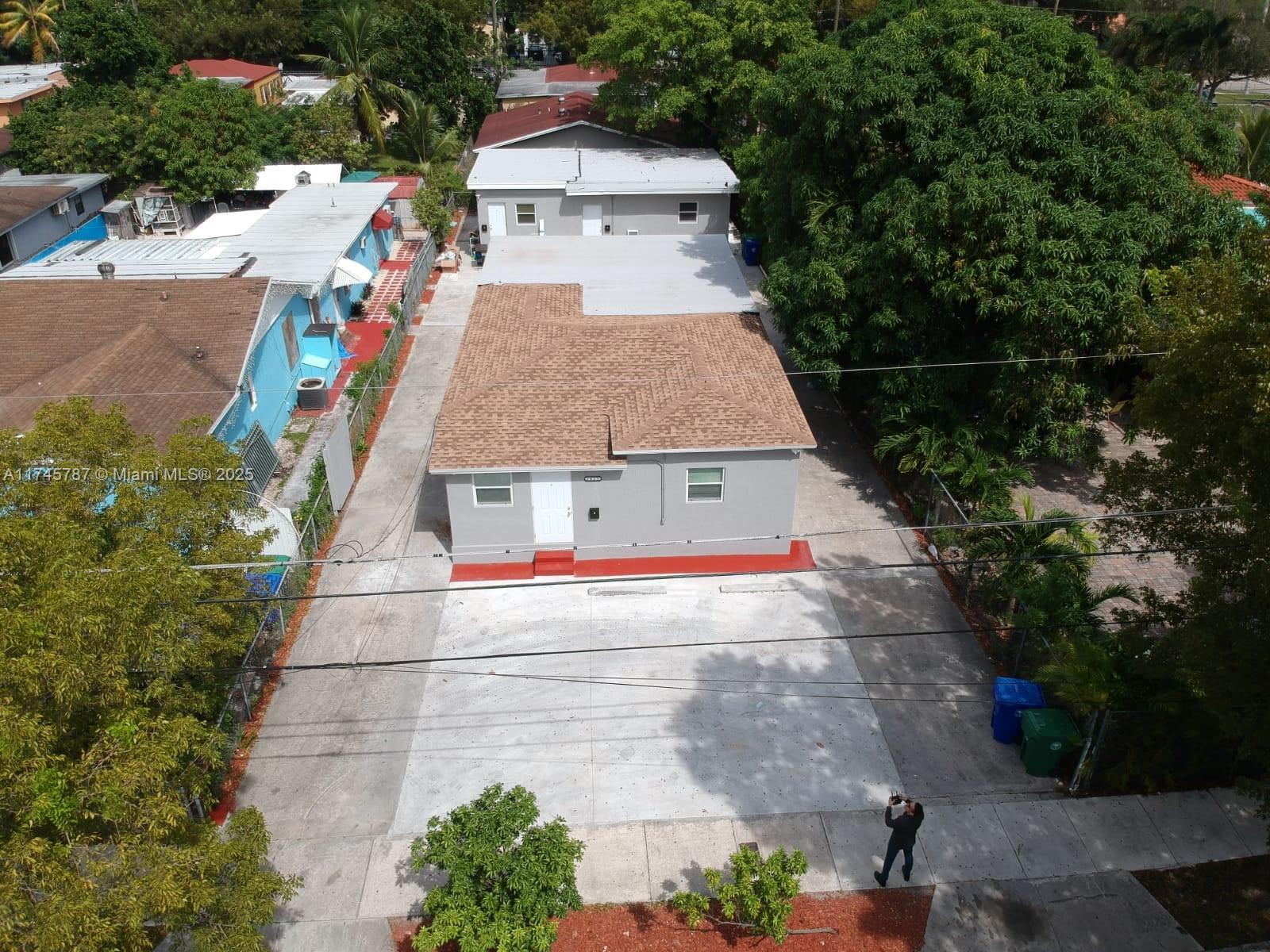 2425 Nw 28th St Property Photo