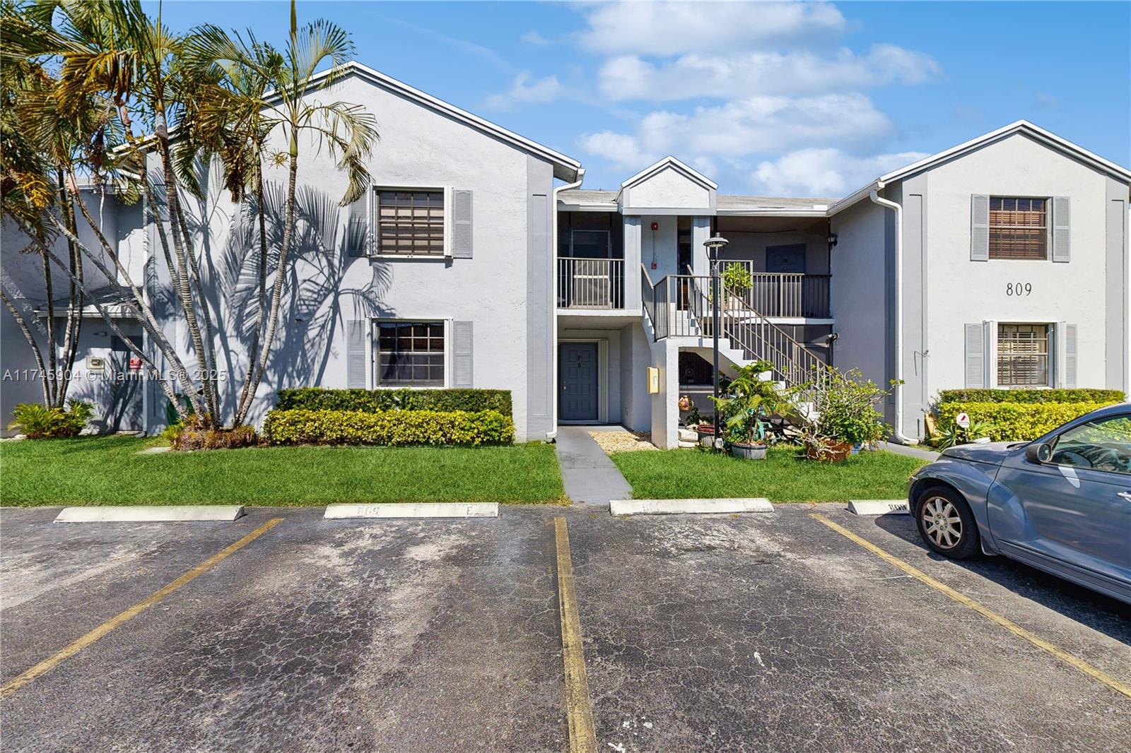 809 Hamilton Dr 809f Property Photo 4