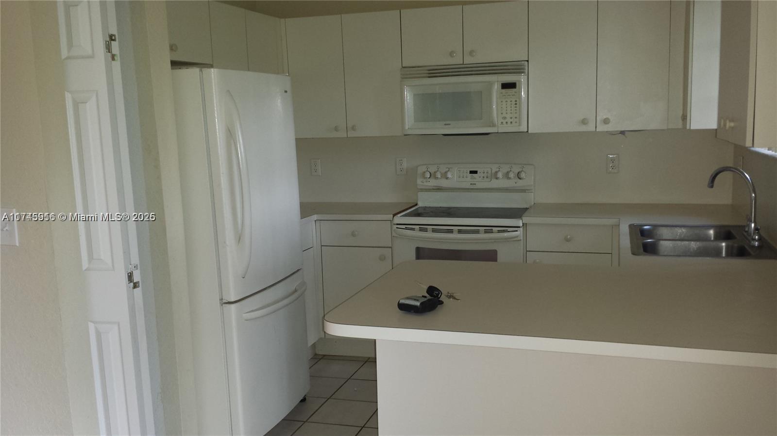 2741 Ne 4 St 101 Property Photo 4