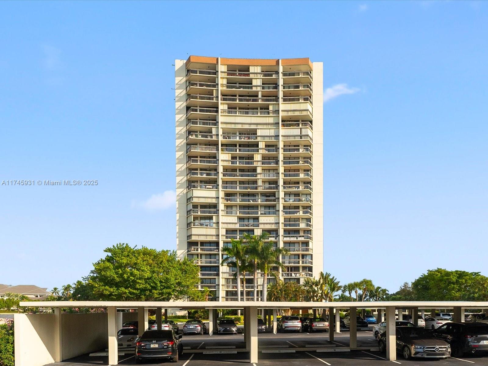 2000 Presidential Way 1902 Property Photo 2