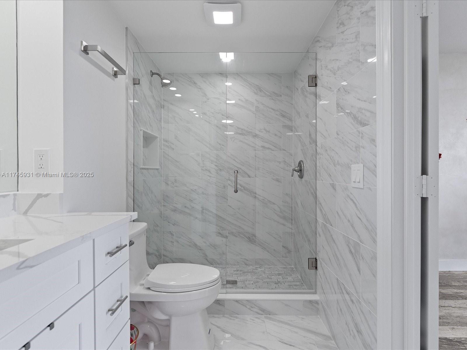 2000 Presidential Way 1902 Property Photo 10