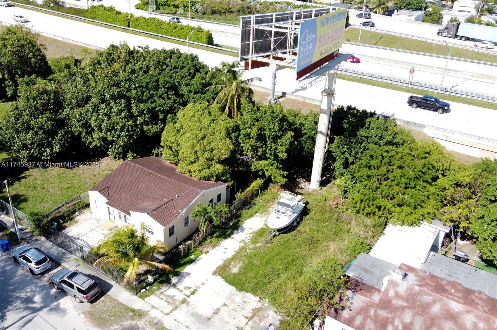 321 Nw 37th St Property Photo 29