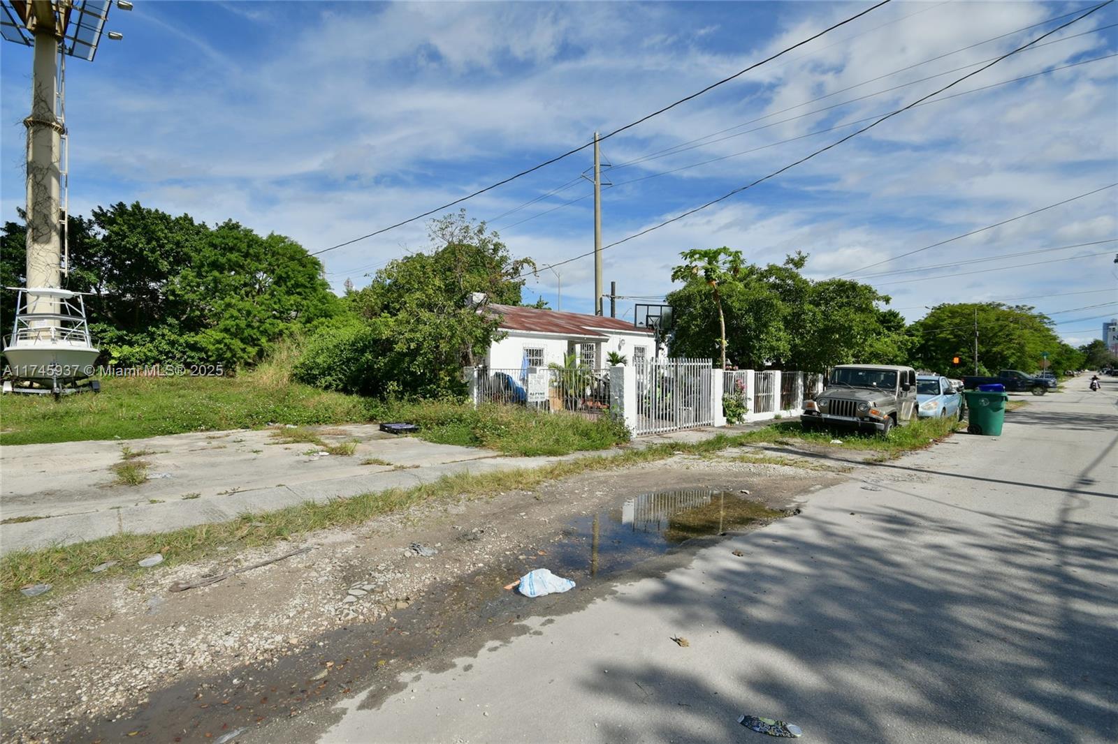 321 Nw 37th St Property Photo 45
