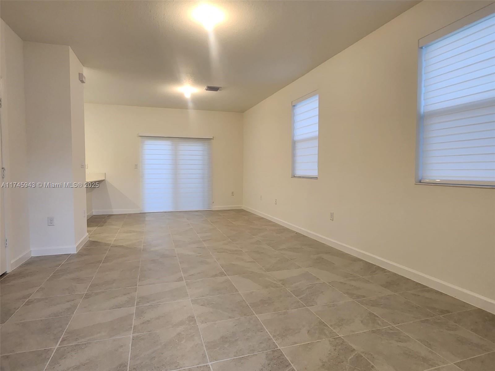2429 Se 28 Dr # 2429 Property Photo 5