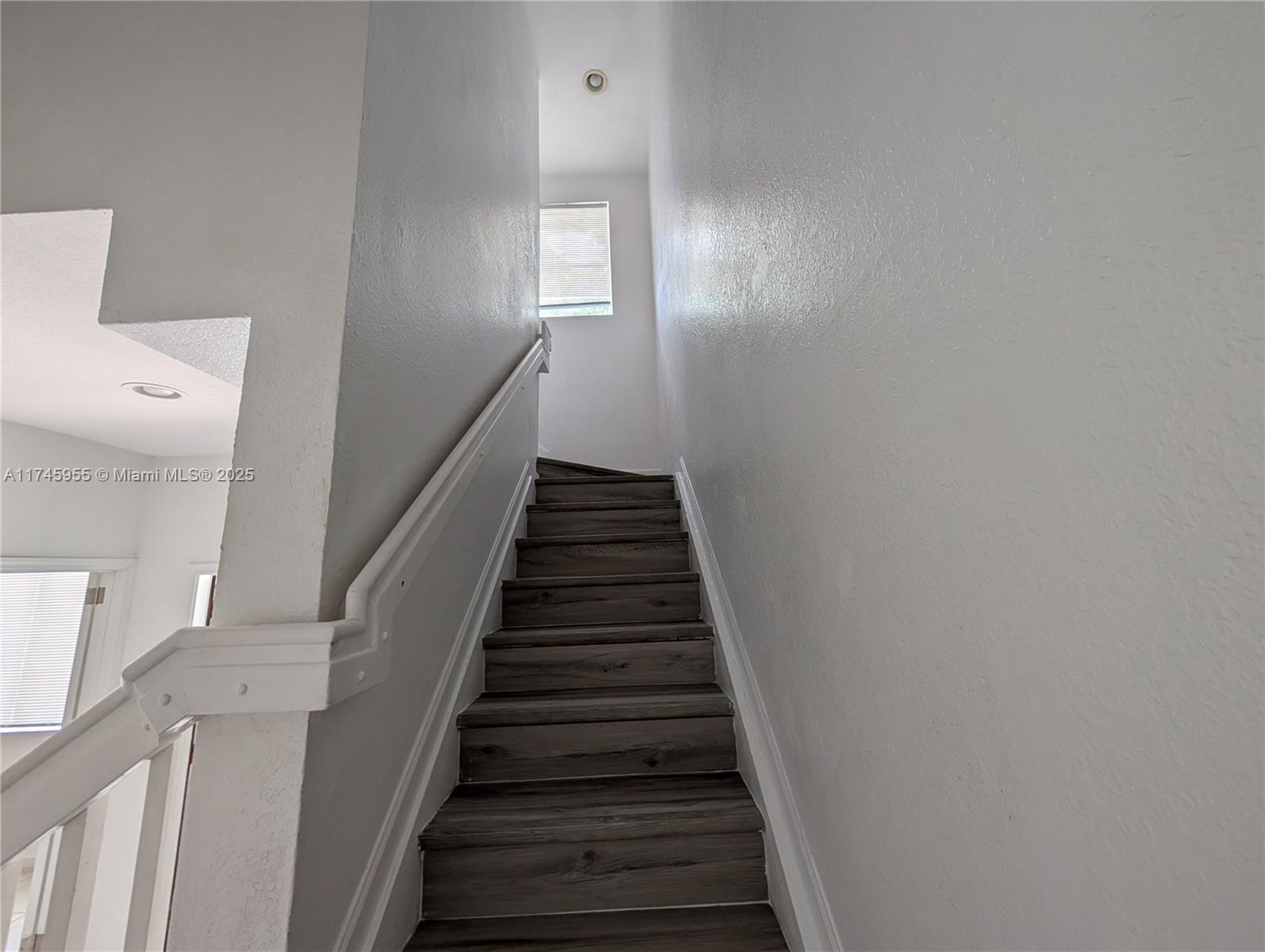1461 Se Ct-24 Property Photo 9