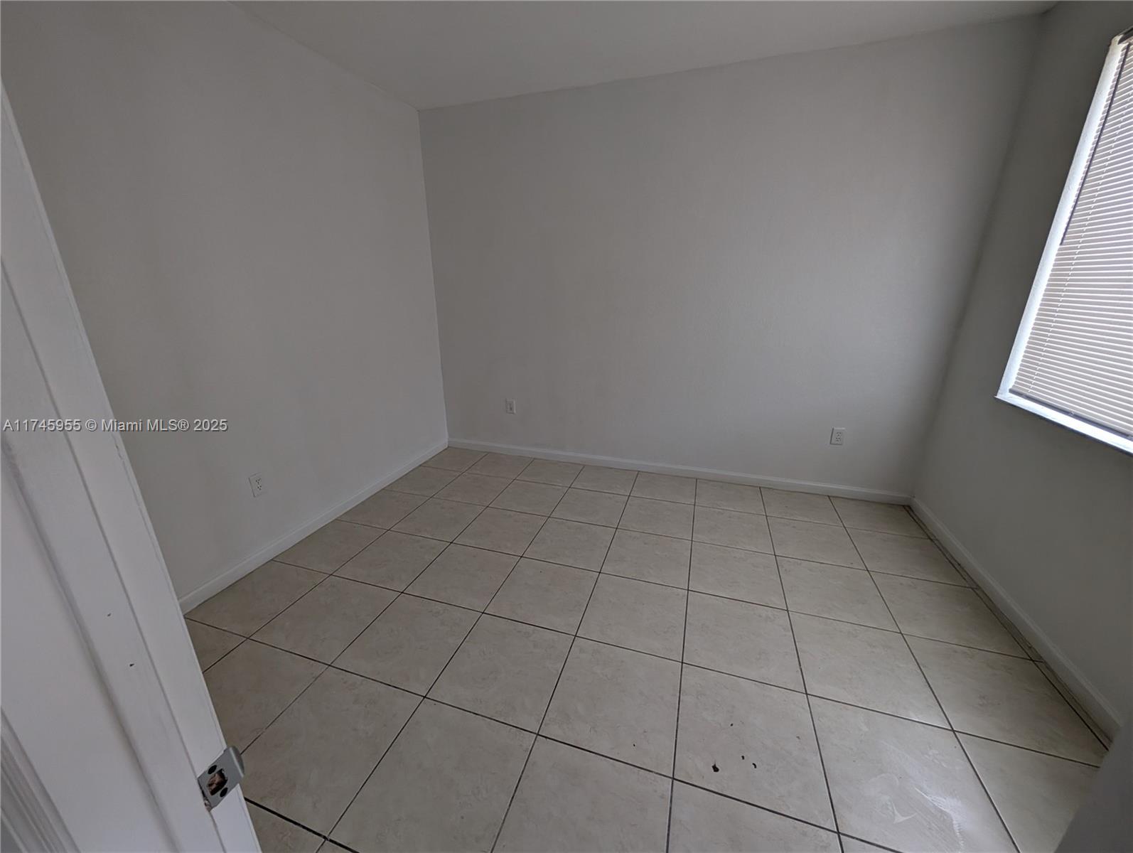 1461 Se Ct-24 Property Photo 10