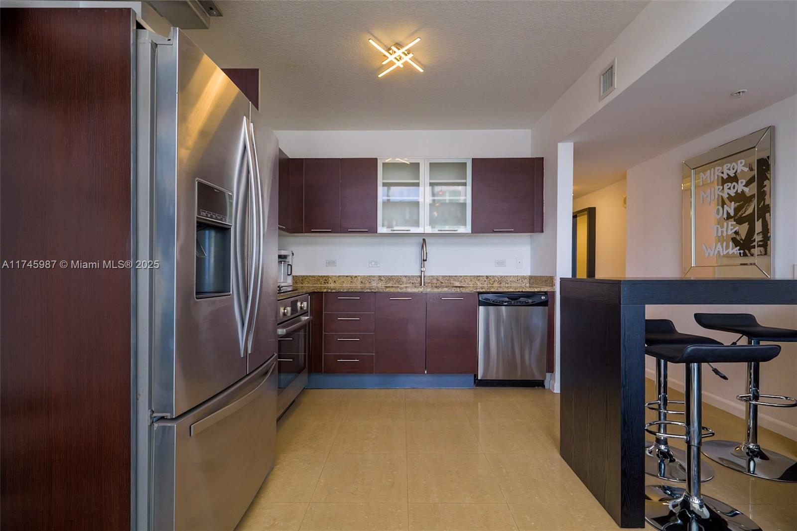 41 Se 5th St 2011 Property Photo 5