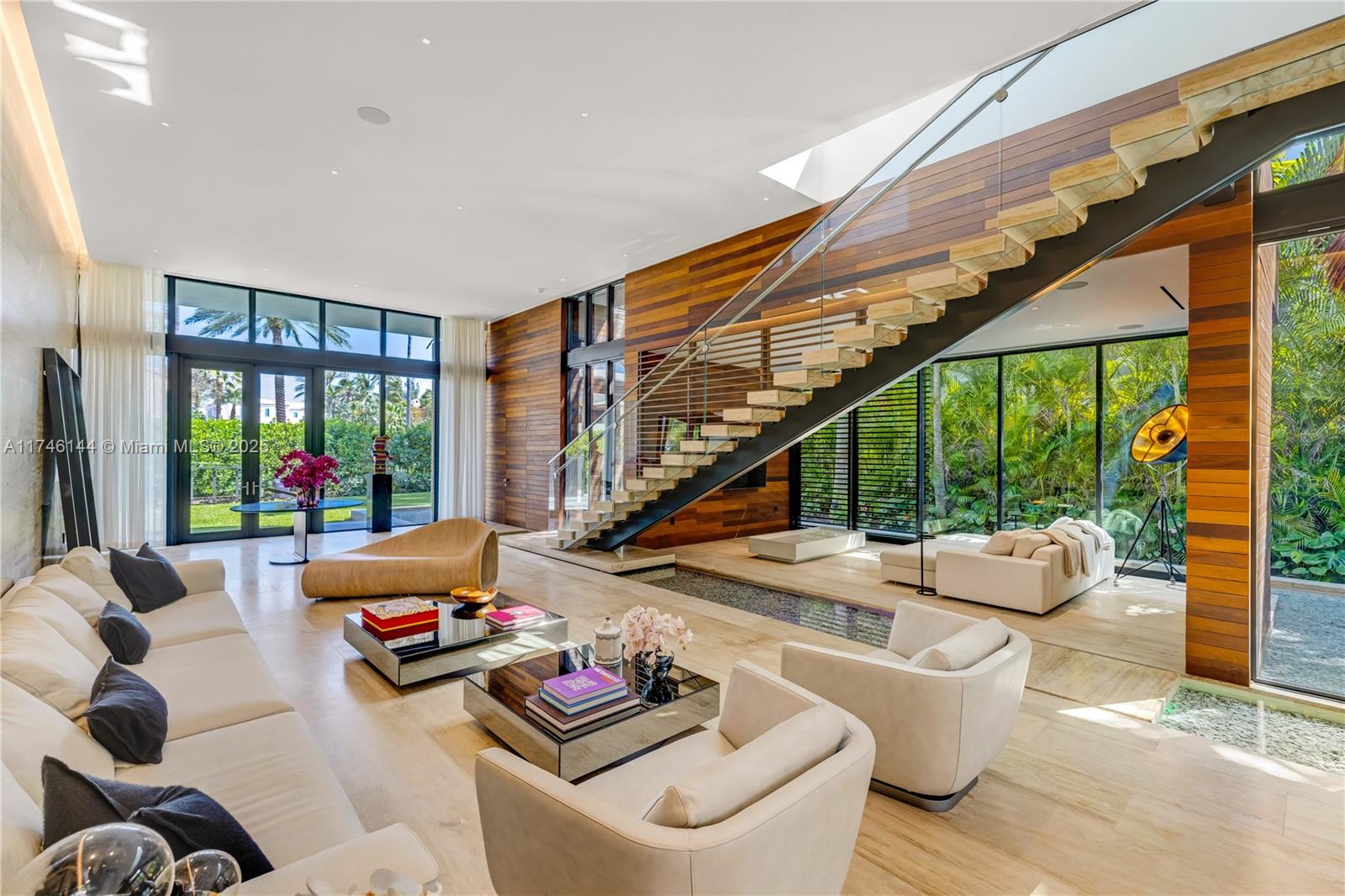 250 Ocean Blvd Property Photo