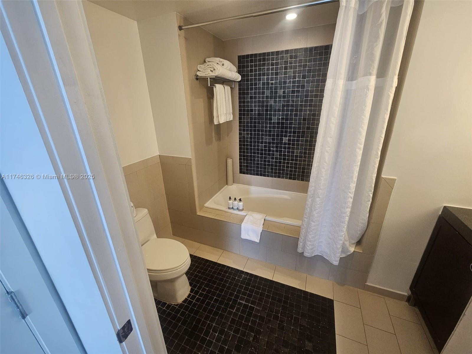 17315 Collins Ave 2306 Property Photo 17