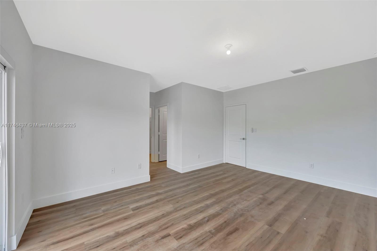 1794 Se 7th Ter 0 Property Photo 30